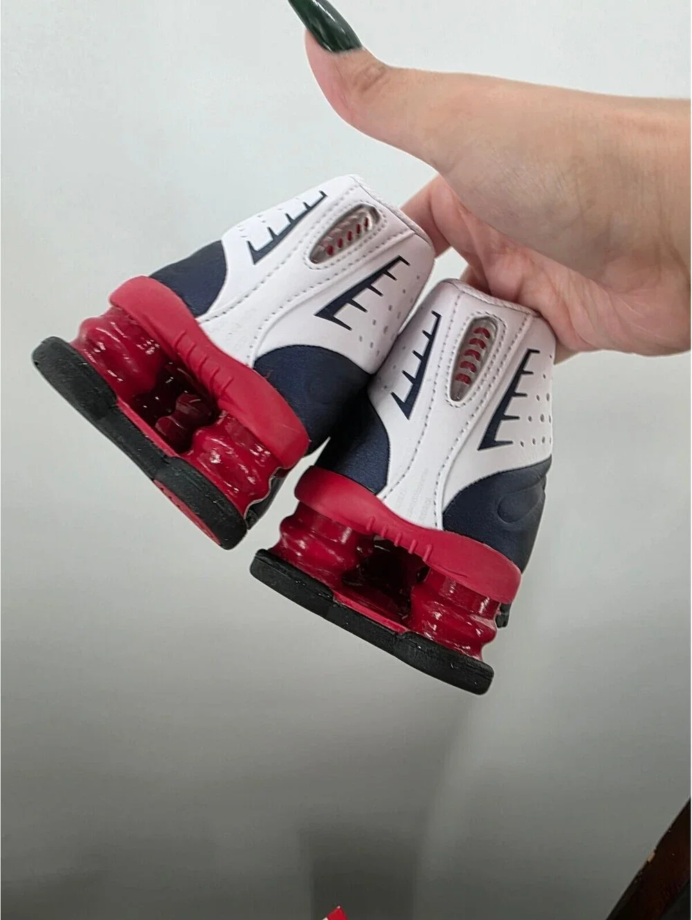 Nike Shox R4 Running Shoes Navy White Red